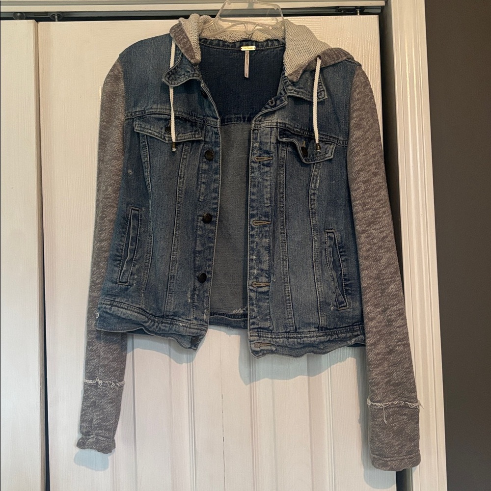 Free People Light Blue Denim Jacket with removable Gray Knit Hood size M - Picture 4 of 7